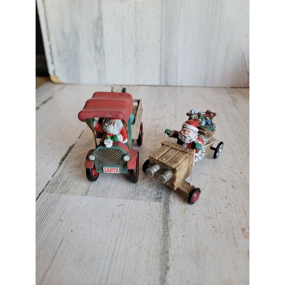 Hallmark here comes Santa car vintage ornament Xmas set - Picture 2 of 6